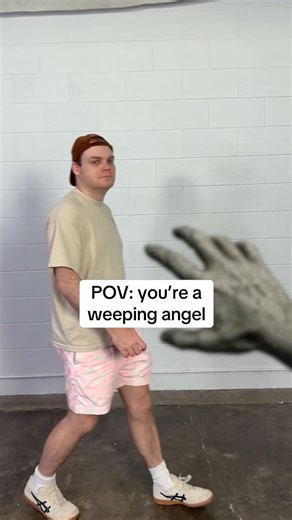 pov: you're a weeping angel #doctorwho
