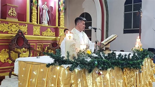San José de Catamayo inició el 2026 con fe en la Solemnidad de Santa María, Madre de Dios Con un ambiente de oración, gratitud y esperanza, este jueves 1 de enero de 2026, la comunidad católica de San José de Catamayo se congregó en el templo parroquial para participar en la Eucaristía de Inicio de Año, celebrada en el marco de la Solemnidad de Santa María, Madre de Dios. La Santa Misa fue presidida por el Padre Manuel Cabrera Jiménez, párroco de San José, quien durante su homilía invitó a los f