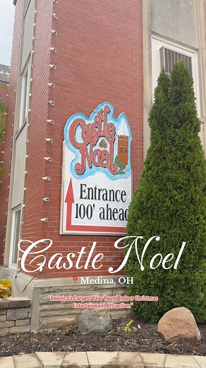 Castle Noel is a must! 📍Medina OH ❤️🎄🎅 #xmas #ohio #medinaohio #christmasevents #christmasinohio #christmas2025 #museum #holidayattraction #christmasmovies #holidaymovies | Athena Drew
