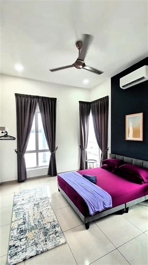 ✨ Cuti-Cuti Melaka Dengan View Laut Memukau! 🌊✨ Nak tempat luas, selesa & lengkap untuk satu family besar? Jom menginap di D Selat Melaka Homestay – Private Pool! 😍 🏡 Ciri-ciri menarik: ✅ 5 bilik tidur luas & semua bilik ada aircond ❄️ ✅ Private swimming pool – boleh mandi sampai malam 🌙 ✅ Bilik karaoke – hiburan lengkap untuk keluarga 🎤 ✅ Free WiFi – laju & stabil 📶 ✅ View laut yang cantik! 🌅 Sesuai untuk healing & ambil gambar cantik 📸 ✅ 5 minit je ke Bandar Melaka ✅ Dekat dengan kedai