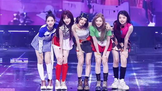 『4K镜面扒舞』KiiiKiii最新回归曲DANCING ALONE镜面放大舞台直拍 放大 加亮 音源替换 副歌单P 扒舞用