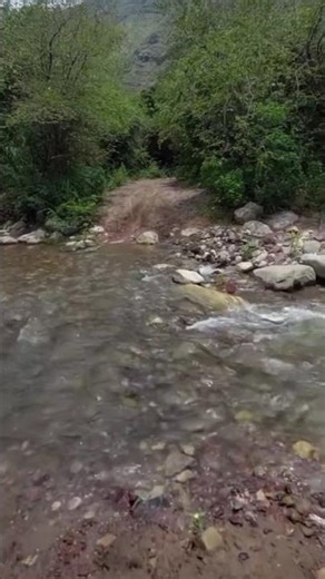 No todo es pista☝️también vamos por trochas🏍