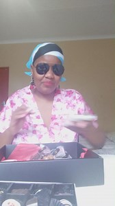 Rabachanaki ga ipona tsapa, o itshoketse dichokolete tsa ga Seitebaleng. Jujuvine Kalahari Chocolate 😍🍫 | MmaRabachanaki.BW