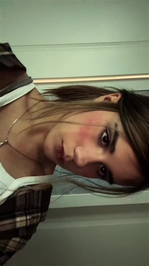 Stunning Ellie Cosplay from The Last of Us 2