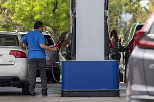 Permintaan Bensin di AS Turun, Minyak Mentah WTI Jatuh ke Level Terendah Februari 2022