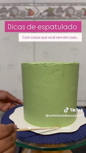 Bolo Decorado de Vaso de Flores: Receita Deliciosa