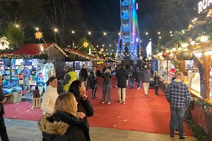 Edinburgh Christmas Market opens for festive season