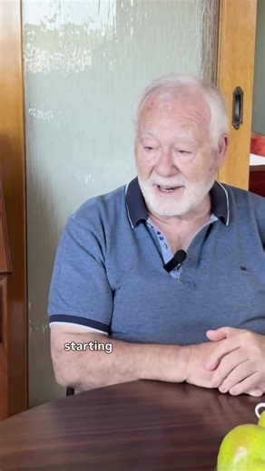 An Italian man at Pizza Hut for 20 years. What did he think of the pizza #pizzalover #nonno #food