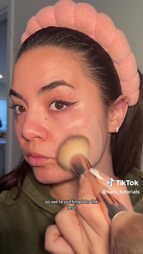 I definitely need to play around with it a bit more since it seperated a bit later on in the day but the begininng clip was just 😍 #marilynmonroe #marilynmoroemakeup #maxfactor #natstutorials #greenscreenvideo #greenscreen