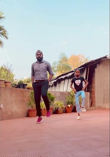 Stayin’ Alive 🕺 Shuffle Dance | Bee Gees | Viral YouTube Shorts