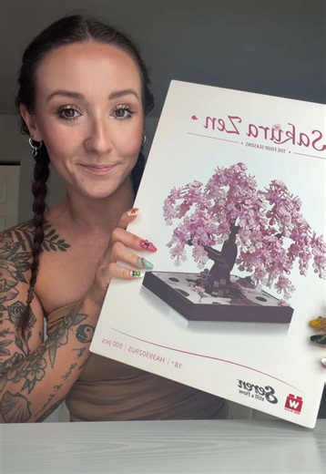 How gorgeous is this Sakura tree building block set?! #blocks #buildingset #buildingblocks #sakura #buildingbricks