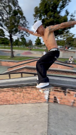 Juan Carlos Polania sw fs tailslide bigspine out… #skateboarding #skatecolombiano | Evolución SK8 James Arias