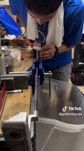 Essential Guide to Regripping Golf Clubs