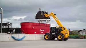 61K views · 960 reactions | The NEW 560-80 AGRI Pro Loadall. Featuring the unique DualTech VT transmission. See it at LAMMA Show! | JCB Agriculture | Facebook