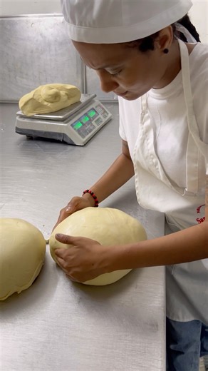 190K views · 5.5K reactions | Un día siendo panadera | Albi Peralta | Facebook