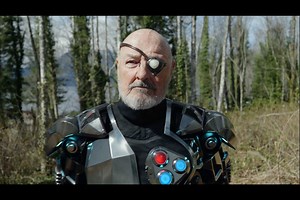 Go Behind the Scenes of Terry O'Quinn's Cyborg Alien Tracker Transformation in Season 4 (WATCH)
