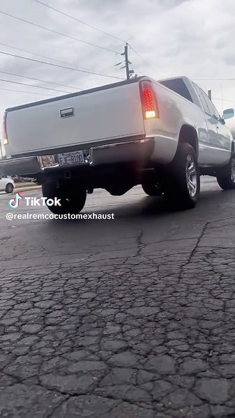 True duals with a X-pipe and cherry bomb salute mufflers #trueduals #xpipe #cherrybombsalute #obschevy #obs #cleanobs #cherrybombmuffler #truedualexhaust #truedual #mufflershop #dualexhaust #obstrucks #obstruck #mufflershop