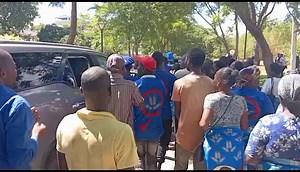 #dpp_ngc_meeting_update: Mlembi wa DPP Grezelder Jeffrey wafika pa Golden Peacock. Ndipo yemwe akuyendetsa mwambowu, Mark Botomani wati ndiokondwa kuti zonse zatheka kuti mwambowu uyambike pamene akukonzekela kuzalowanso m'boma mu 2025.#malawinews #malawi #mijnews -Malumbo Ngwira- | MIJ Online