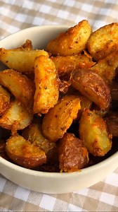 italian parm crispy baked potatoes 🥔🧀 this is the perfect potato pairing for all your mains this summer! guaranteed to be crispy every single time 🤤 for the full recipe, comment “potato” and i’ll send it to you tomorrow! #potato #crispypotato #potatorecipes #ovenpotatoes #easyrecipe #easysides #appetizer #easybaking #roasties #easydinners #parmesan #italianfood | Miso Jen Kitchen