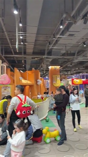 Multi-zone indoor play system for children’s activity centers