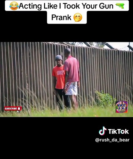 Acting Like I Took Your Gun 🔫 Prank 😂#pranked #viralvideo #prankchallenge #vlogger #prankchallenge #viralvideo #PrankWarriors #pranks #prankster #kwandengezi #prankvideo #vlog #SAHipHop #Durban #pranking #viral