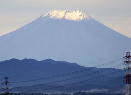 富士山出現初冠雪！比往年晚了3天　民眾瘋賞「白帽子」 | ETtoday國際新聞 | ETtoday新聞雲