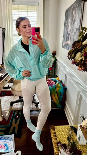 Rachel Vecchio on Instagram: "comment “𝐓𝐄𝐋𝐋𝐌𝐄” and I’ll send you all the details 👀👇 I knew I had the potential to change everything… I just didn’t realize I’d change this much. This is officially an add-to-cart for 2026 and it’s UNDER $200. An all-natural, doctor-formulated way to support fat loss + lean muscle — without the shot. Backed by science, clinically studied, and powered by THOUSANDS of real client testimonials. These work with your body: ✨ quiet the food noise ✨ curb cravings