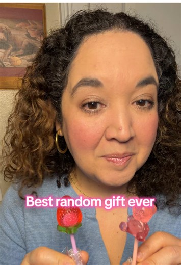 I’m officially done giving basic gifts. This one had everyone confused for a solid 10 seconds 😂🎶 #ad #tiktokshop #giftideas #noveltyfinds #musicgift