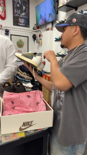 SYNDICATE on Instagram: "Brand New and Pre Owned Sneakers Available in store Tuesday 12pm! DS AJ1 Travis Scott Medium Olive size 9.5 for $625 DS AJ1 Travis Scott Velvet Brown size 10 for $475 DS AJ1 High Royal size 10 for $300 DS AJ1 High Midnight Navy size 11.5 for $100 DS AJ4 Military Blue size 10 for $250 DS AJ4 Undefeated size 11 for $400 DS AJ5 Awakw NY Black size 8.5 for $425 DS AJ17 Infinite Archives size 7 for $300 DS AJ11 Gamma Blue size 11 for $375 DS Dunk Low Off White Lot 1 size 10 f