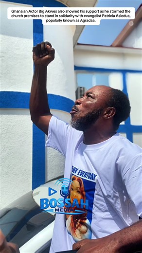 Big Akwes Supports Agradaa at Thanksgiving Gathering