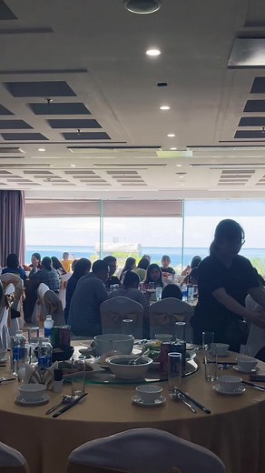 View ăn trưa xịn xò chỉ có tại Paris Deli Đà Nẵng 🎉🎉🎉! #danang #parisdelidanangbeachhotel #khachsandanang #danangbeach #hotelsindanang #travetodanang #tourstodanang #biểnmỹkhê #beach #infinitypool #spa #foods #beverages