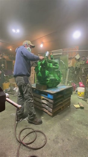 Painting John Deere 3010 diesel engine