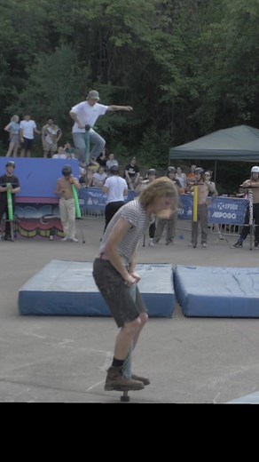 HOW DID HE LAND THIS IN BOOTS??? Extreme pogo best trick by Lobster at Pogopalooza | Xpogo