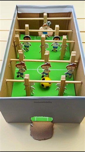 Tischkicker aus Schuhkarton basteln | Einfache Bastelidee für Kinder