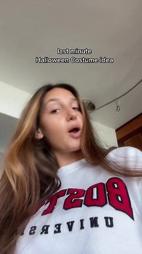 Iconic💙 #britneyspears #britney #costume #costumeidea #greenscreen #costumeinspo #halloween #halloweenlook #freebritney #PradaBucketChallenge #denim