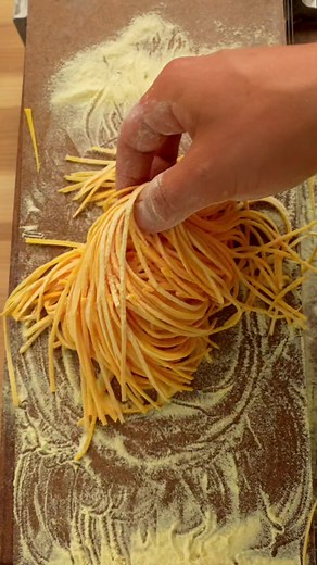 Have you ever seen this pasta tool ? Its called Chitarra and comes drim Abruzzo- i would like to show yoh how to make spaghetti using this beautiful tool #spaghetti #chitarra #food #pasta #freshpasta #chef #cookingtips #kitchen