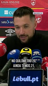 FC Porto venceu Santa Clara e vai com sete pontos de vantagem sobre o Sporting e 10 sobre o Benfica para a segunda volta. 🐉🔵 Contudo, Farioli não quer festas e diz que a maratona é longa. #fcporto #ligaportugal #farioli | A BOLA