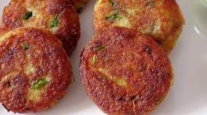Easy & Crispy Aloo Ki Tikki Recipe Aloo Tikki | Crispy Aloo Tikki | how to make alo Tikki | Aloo Tikki Recipe | Aloo k kabab | Aloo kabab | simple & easy Aloo ki tikki recipe | how to make potato snack | Aloo ki tikki banane tarika | crispy aloo tikki recipe | Aloo ki tikki recipe | dhaba style Alo tikki | बनाये बाजार जैसी कुरकुरी आलू की टिक्की घर पर बहुत ही आसान तरीके से |Crispy Aloo Tikki Recipe| बाज़ार जैसी कुरकुरी आलू टिक्की बनाने की विधि | Aloo Tikki Recipe in Hindi Ye thi meri Aloo ki tikk