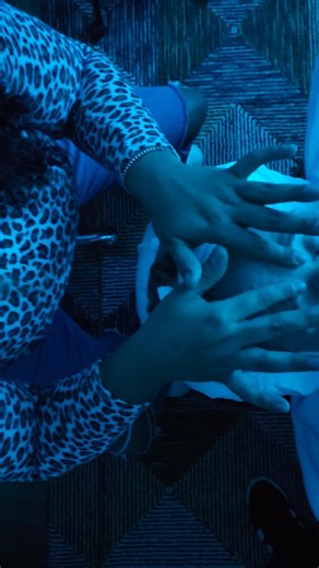 The SiMPLEE Signature Glow Facial is more than just another service—it’s a full-body reset. ✨ Using Eminence organic skin care, this facial is designed to deeply hydrate, calm, and restore your natural glow using nourishing ingredients and gentle techniques. It will leave your complexion smooth, dewy, and visibly refreshed. This ritual includes a gentle upper body Eminence scrub and moisture application to smooth and nourish shoulders, arms, hands, and décolleté. From first cleanse to final hydr