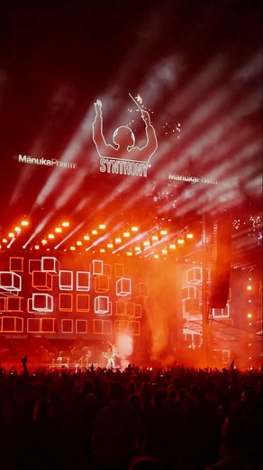 Synthony rendition of Bastille - “Pompeii” featuring Ilan Kidron!🎤 In this performance the Auckland Philharmonia is conducted by Sarah-Grace Williams, Manuka Pharm SYNTHONY in The Domain.🏟️Check out all of our SYNTHONY music here: ➡️ youtube.com/@SYNTHONY #SYNTHONY #Orchestra #LiveMusic #Bastille #Pompeii #SynthPop | SYNTHONY