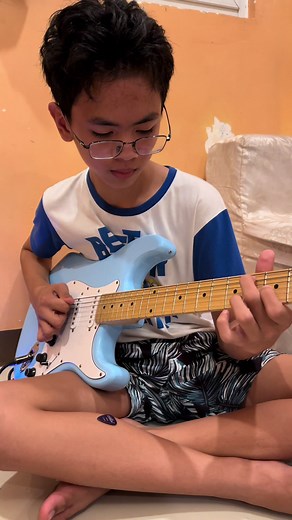 Mundo Extended Version: Electric Guitar Tutorials