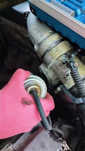 Leaky Rear Main Seal #Mercedes #Mechanic #repairing