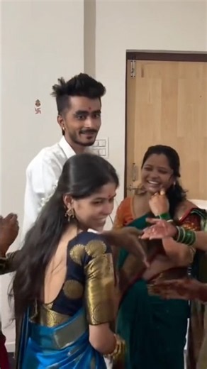 आक्या आणि त्याची बायको ❤️🫶🏻🎀 #welcom #love #song #saree #welcom