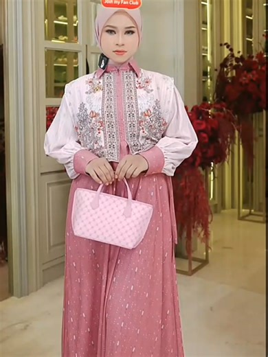 Masya Allah cantiknyaa 🩷 April x Shela shaukia 🩷❤️‍🔥 siapa yang nonton tadi angkat tangannyaa?? 🤏🩷 #da7april #april #dangdutacademy7 #aprilda7 #shellasaukia