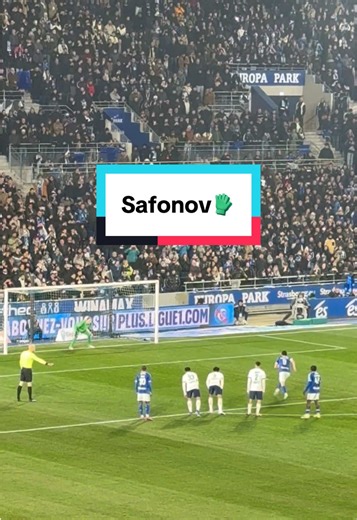Matvey Safonov🇷🇺 anticipe parfaitement et repousse le penalty de Panichelli. 🇦🇷 #psg #rcs #ligue1 #safonov #footballedits