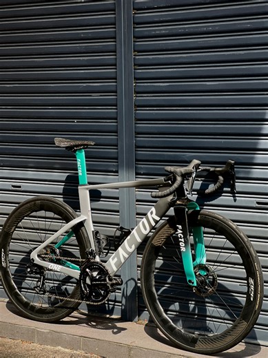 Factor ONE – Silverstone Edition ⚡ Race-level aerodynamics, without race-day compromises. The **Factor ONE** is engineered to slice through the wind while maintaining stability and efficiency. It blends pure aero performance with real-world rideability— perfect for fast group rides, long solo efforts, and race-day attacks. A bike built not just for race day, but for every high-speed ride leading up to it. Fast. Precise. Unapologetically aero. 👉 Planning your next dream build? 📩 WhatsApp us: 60