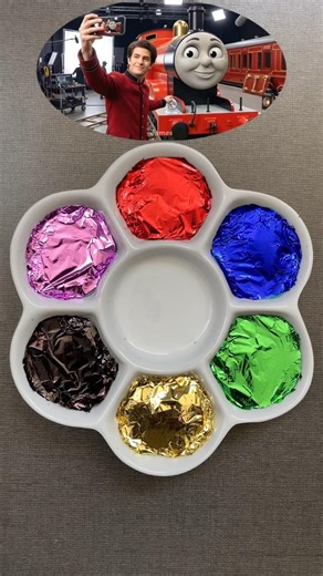 THOMAS colour mixing #satisfying #art #colourmixing