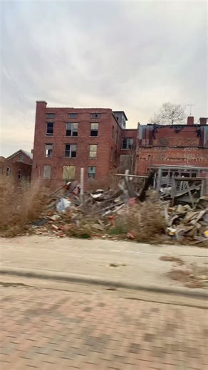 Downtown in Cairo Illinois 😵#wildkingdomz #southernillinois #travel #nature #abandonedplaces