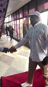 607K views · 10K reactions | #rdcongo #9èmejeuxdelafrancophonie : Remise des médailles 磊賂雷aux vainqueurs de la finale de la course des 100 mètres femmes par le Président de la République, Félix Tshisekedi, avant de refaire cet exercice chez les hommes pour la même épreuve. | La Présidence RDC | Facebook