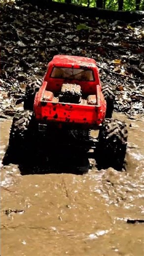 🇺🇸 RC Truck MUDDING DISASTER! 🌲 USA Forest Mayhem! 💥 (EPIC FAIL?)